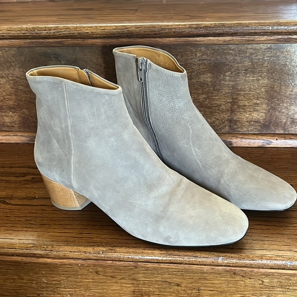 Cíclico Bootie Tortora  Suede size 39 1/2 as is - Picture 5 of 16